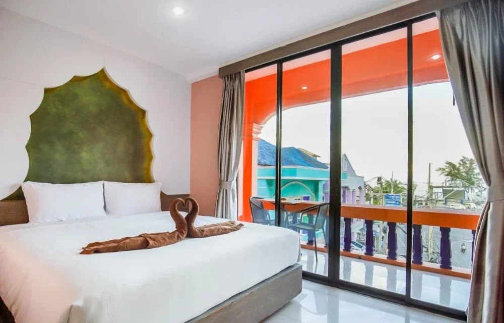 Modern Superior Double Room with Balcony